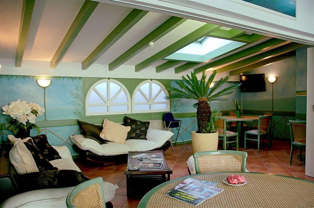 Hotel Du Port Villeneuve Ngoại thất bức ảnh