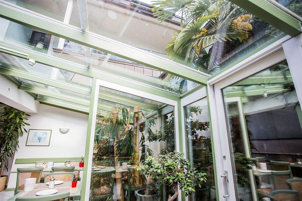 Hotel Du Port Villeneuve Ngoại thất bức ảnh