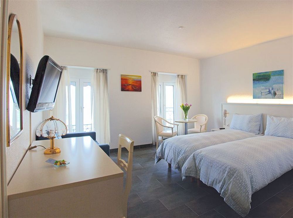 Hotel Du Port Villeneuve Ngoại thất bức ảnh