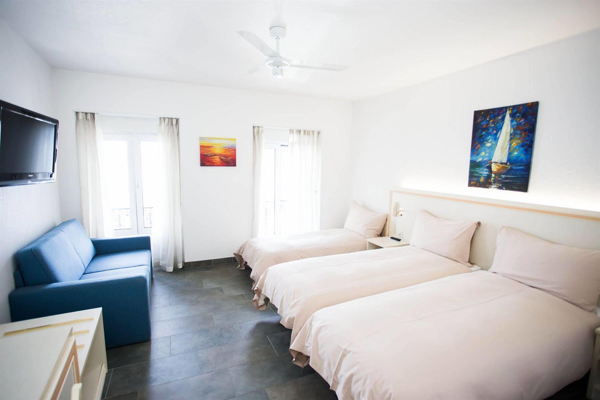 Hotel Du Port Villeneuve Ngoại thất bức ảnh
